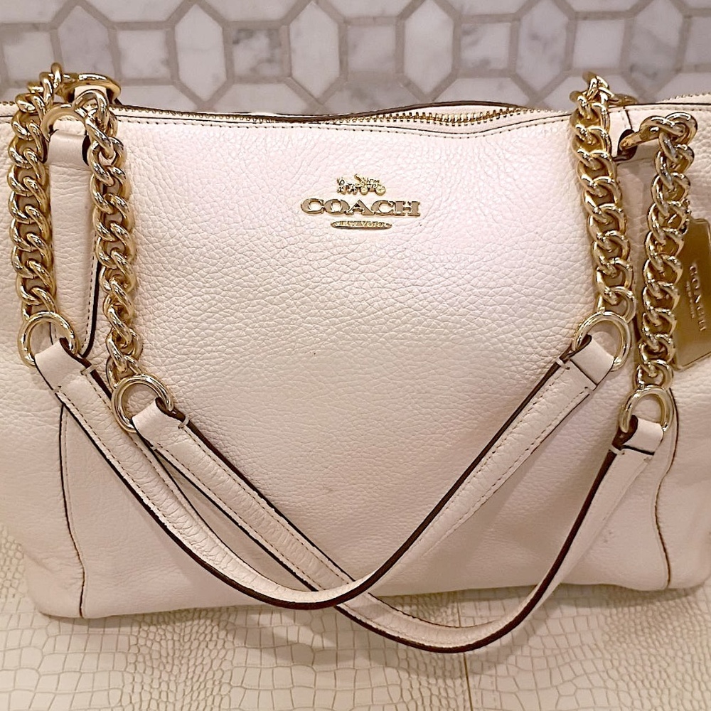 Very Rare Extra Large Coach Kelsey Biege Pebbled Leather Shoulder Bag.